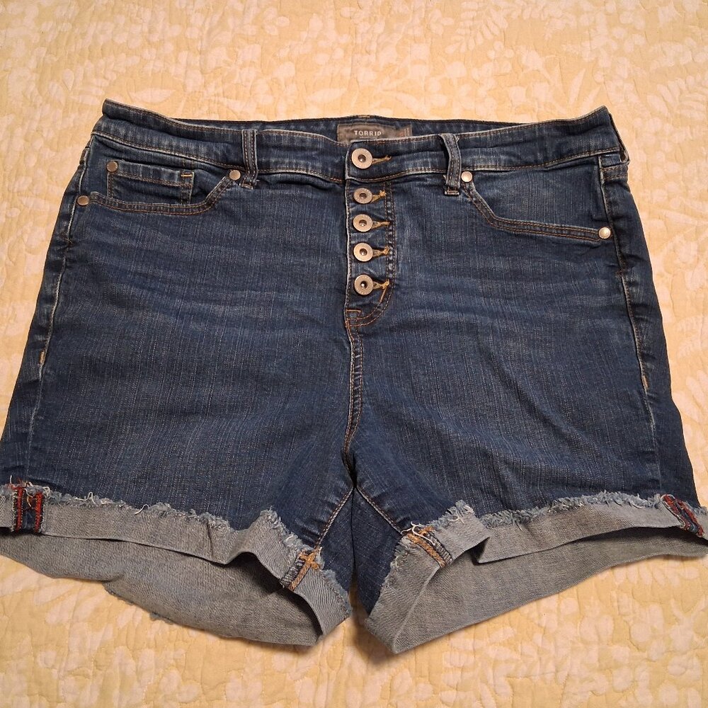 Women's Torrid shorts, Medium Blue, size 16